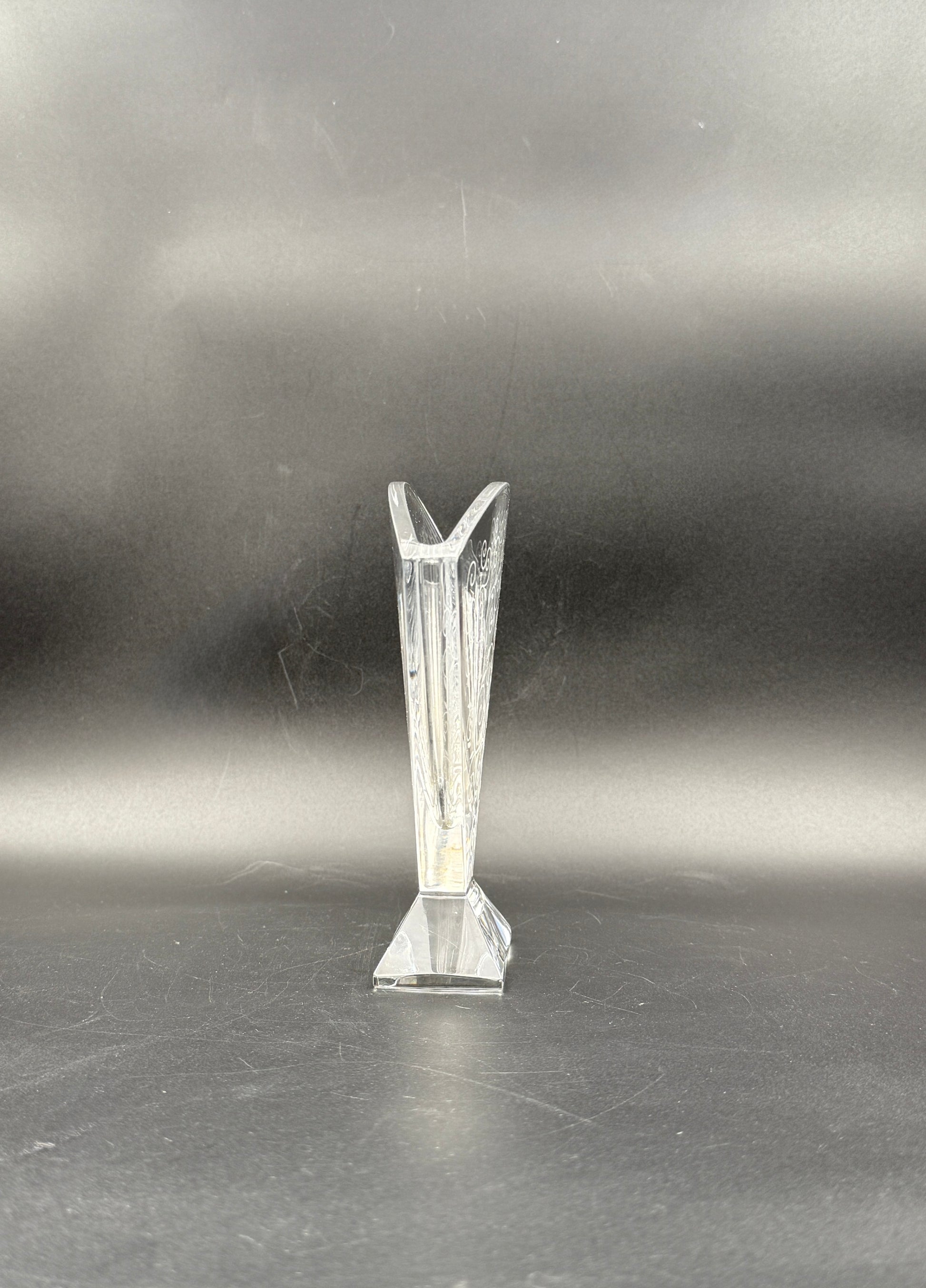 Baccarat Rendezvous Fan Vase – Etched Crystal French Art Glass