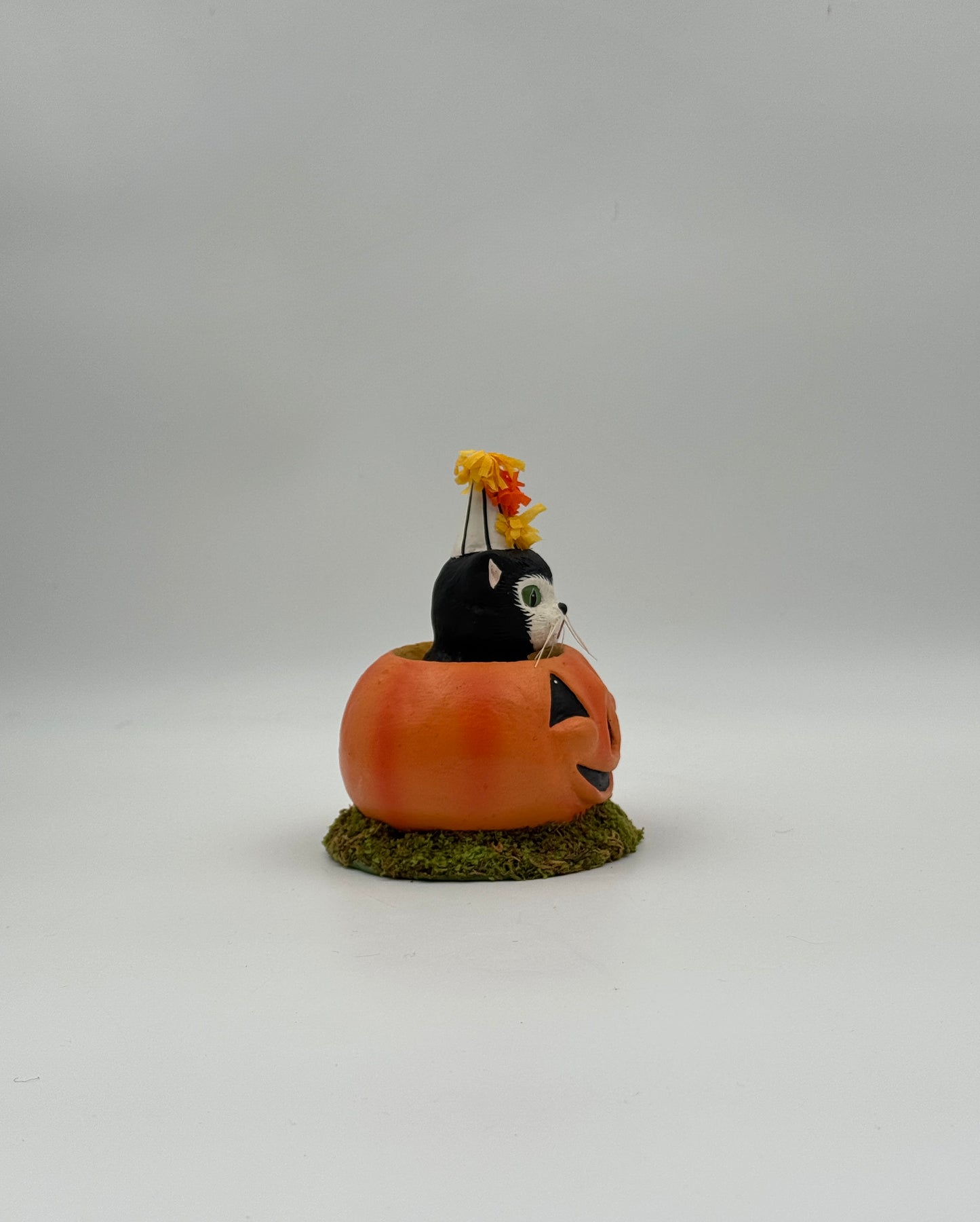 Bethany Lowe Designs – Cecil’s Hang Out Halloween Cat in Pumpkin