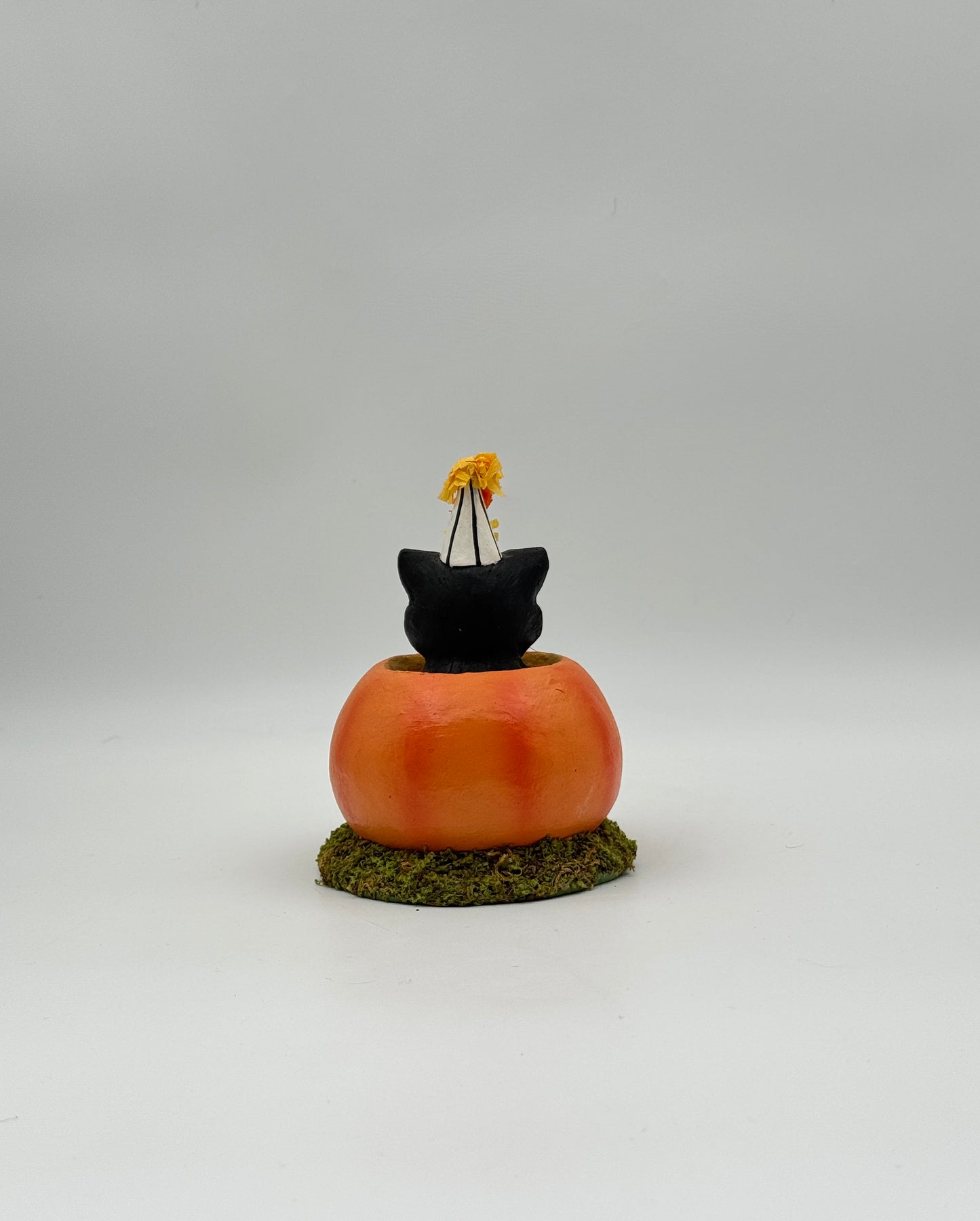 Bethany Lowe Designs – Cecil’s Hang Out Halloween Cat in Pumpkin
