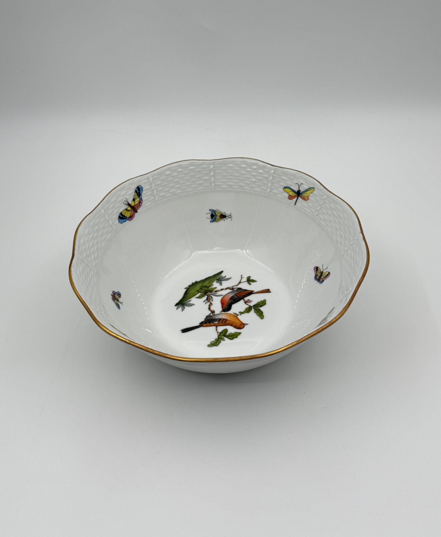 Herend Rothschild Bird Porcelain Bowl – Round with Scalloped Rim and Butterfly Accents
