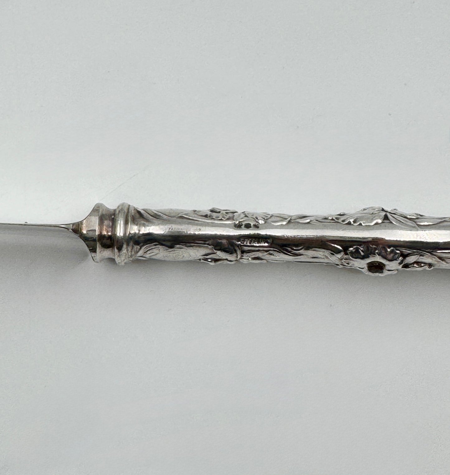 Set of 12 Sterling Handled French Blade Knives – Floral Pattern