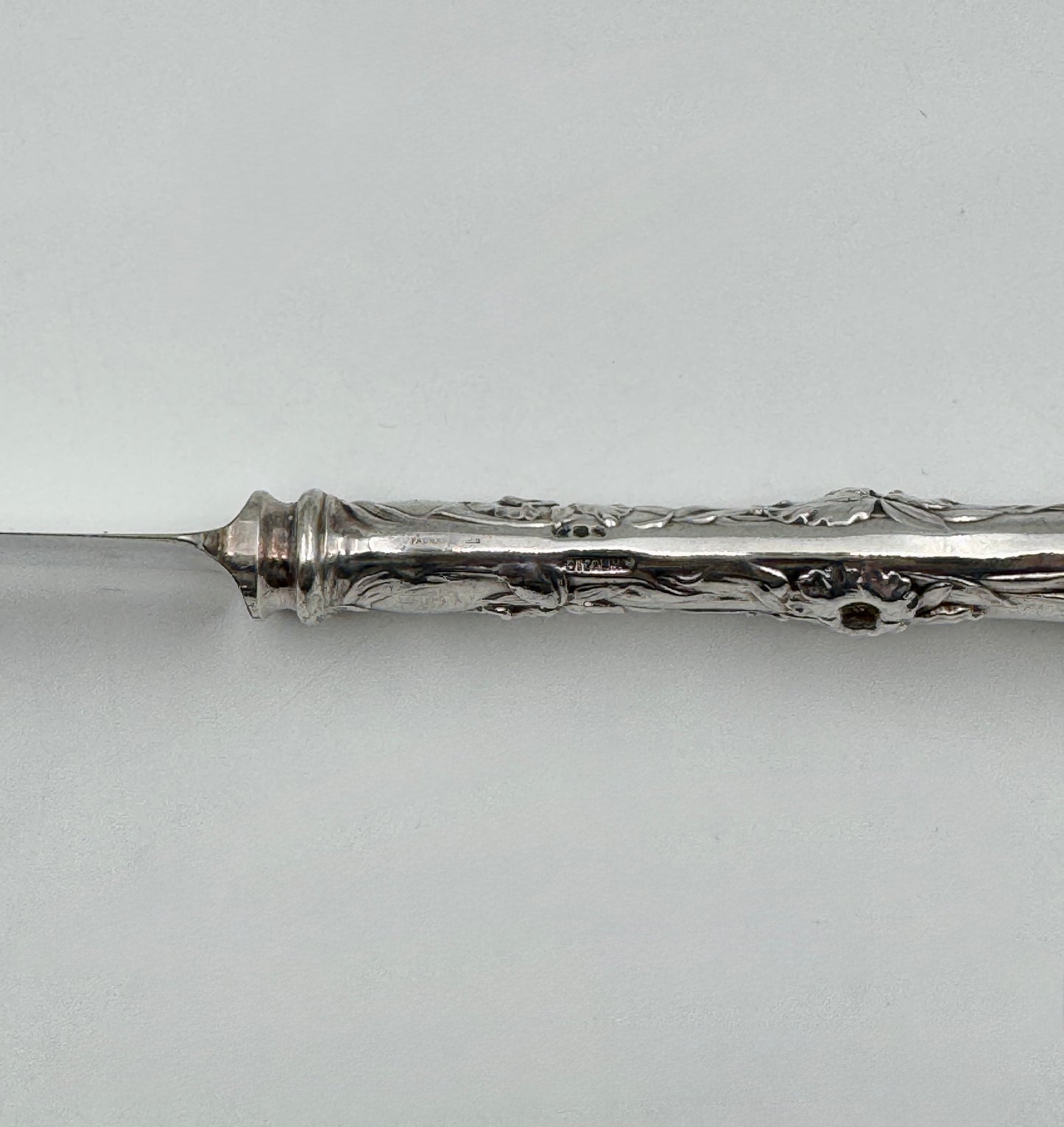 Set of 12 Sterling Handled French Blade Knives – Floral Pattern