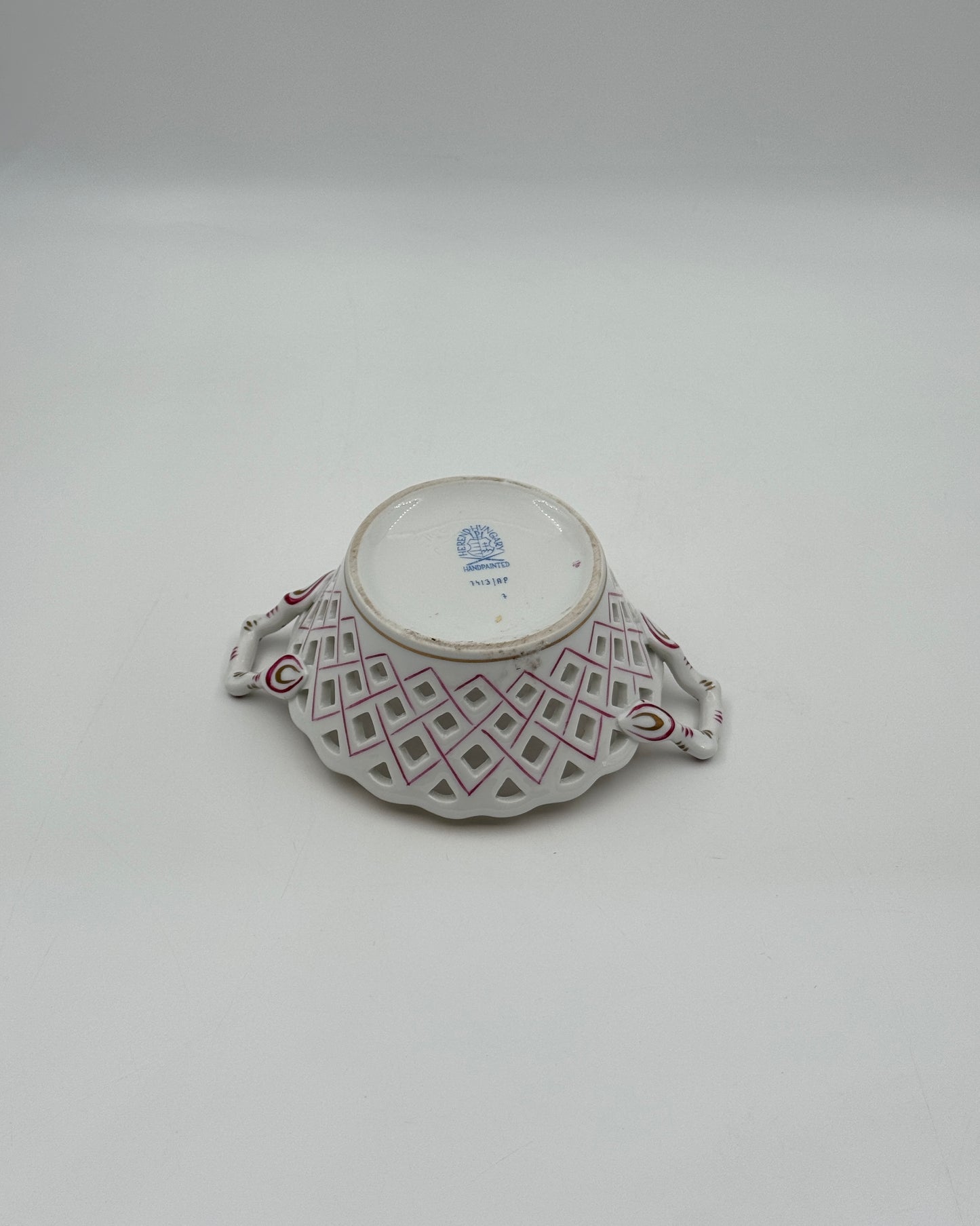 Herend Pierced Basket – Chinese Bouquet Raspberry Pattern