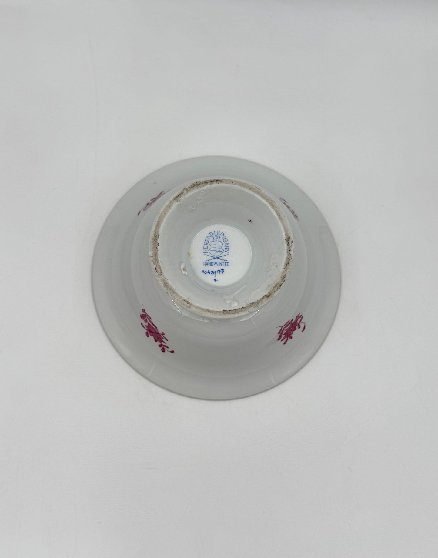 Herend Porcelain Pedestal Bowl – Chinese Bouquet Raspberry, Hand-Painted
