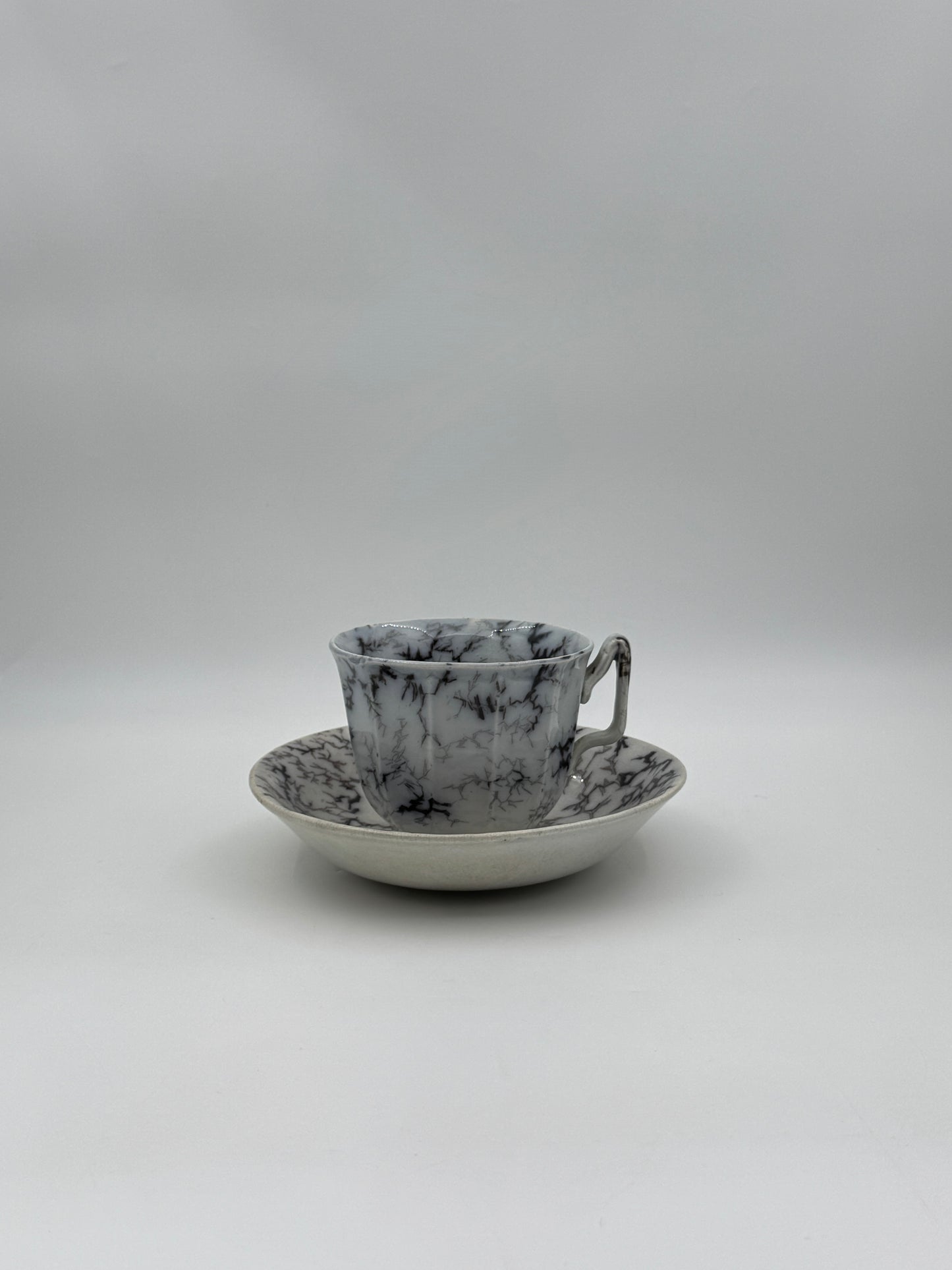 Pair of Ironstone Mocha Ware Cups & Saucers – England, 19th Century