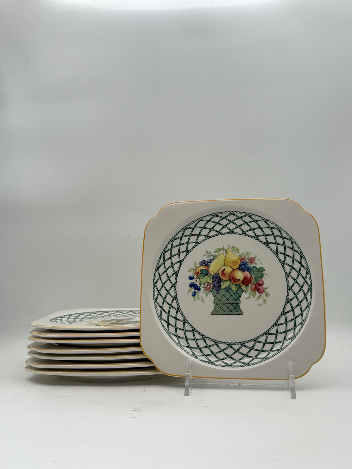 Villeroy and Boch Basket Dinnerware Set- 16 Plate Set