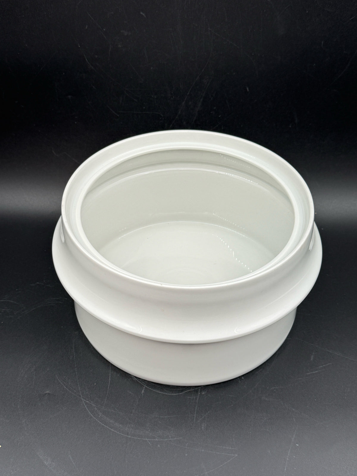 Swissr Lagenthal Round Covered Vegetable Dish