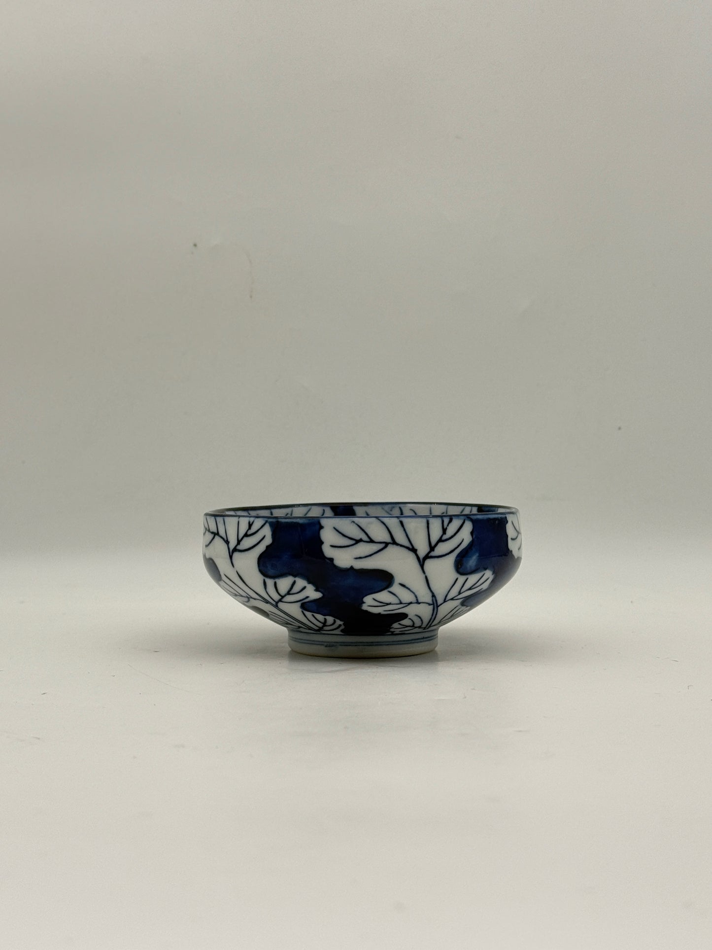 Japanese "White Radish" Pattern Serving Bowl Set