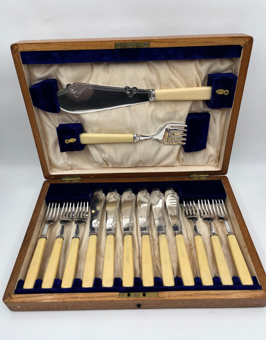 Boxed Silverplate Fish Service for Six with Servers – England c.1900