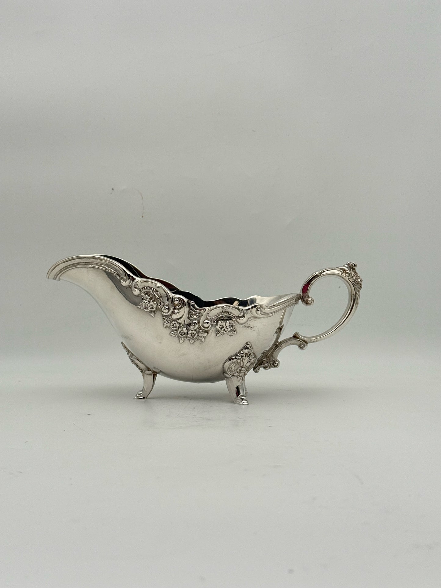 Wallace "Baroque" Silverplate Gravy Boat And Underplate