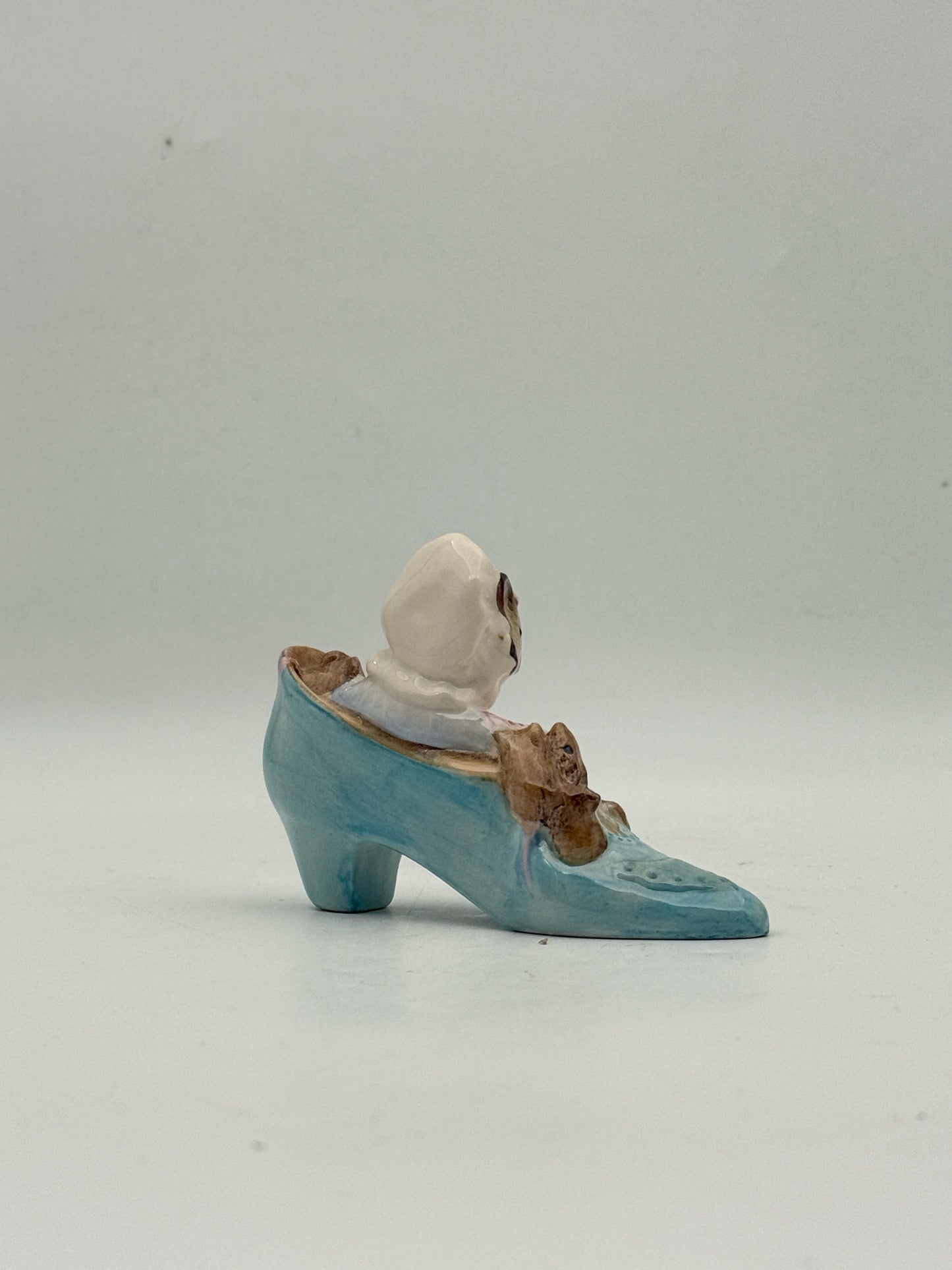 Royal Albert Beatrix Potter Figurine- The Old Woman Who Lived In A Shoe