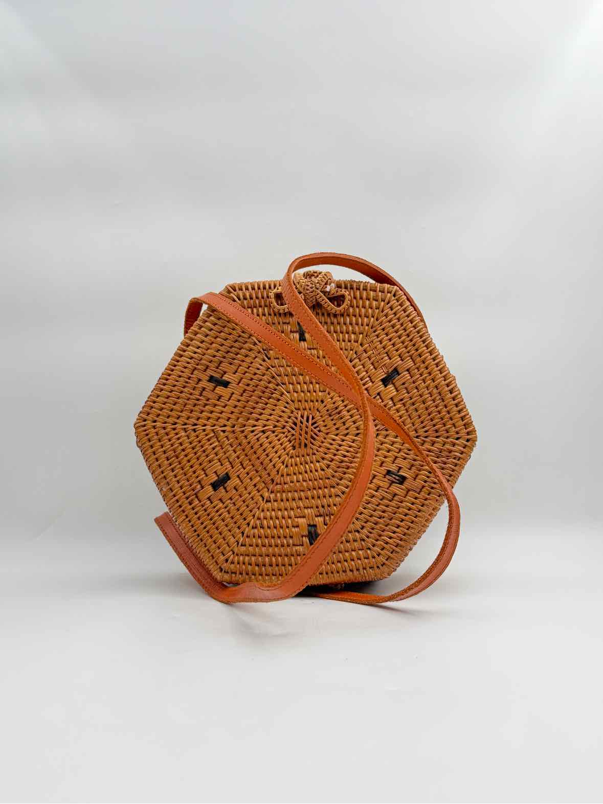 Ata Vine Diamond Crossbody Bag – Handwoven Rattan Purse with Batik Lining