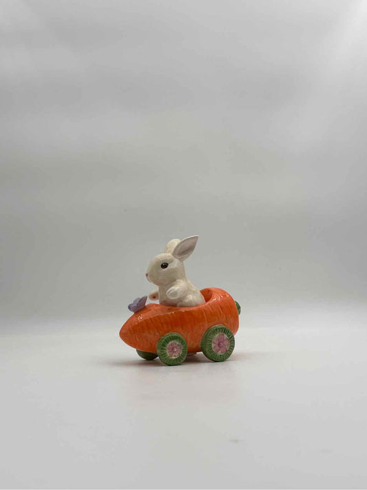 Easter Rabbit Carrot Car Salt Pepper Shakers Set Spring Decor Accent