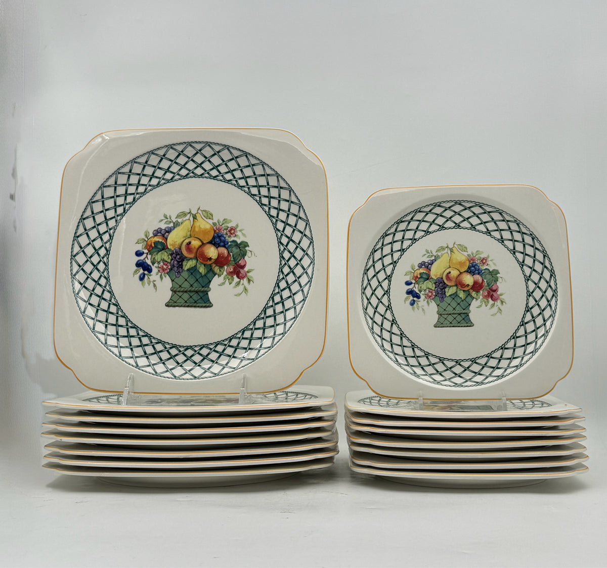 Villeroy and Boch Basket Dinnerware Set- 16 Plate Set
