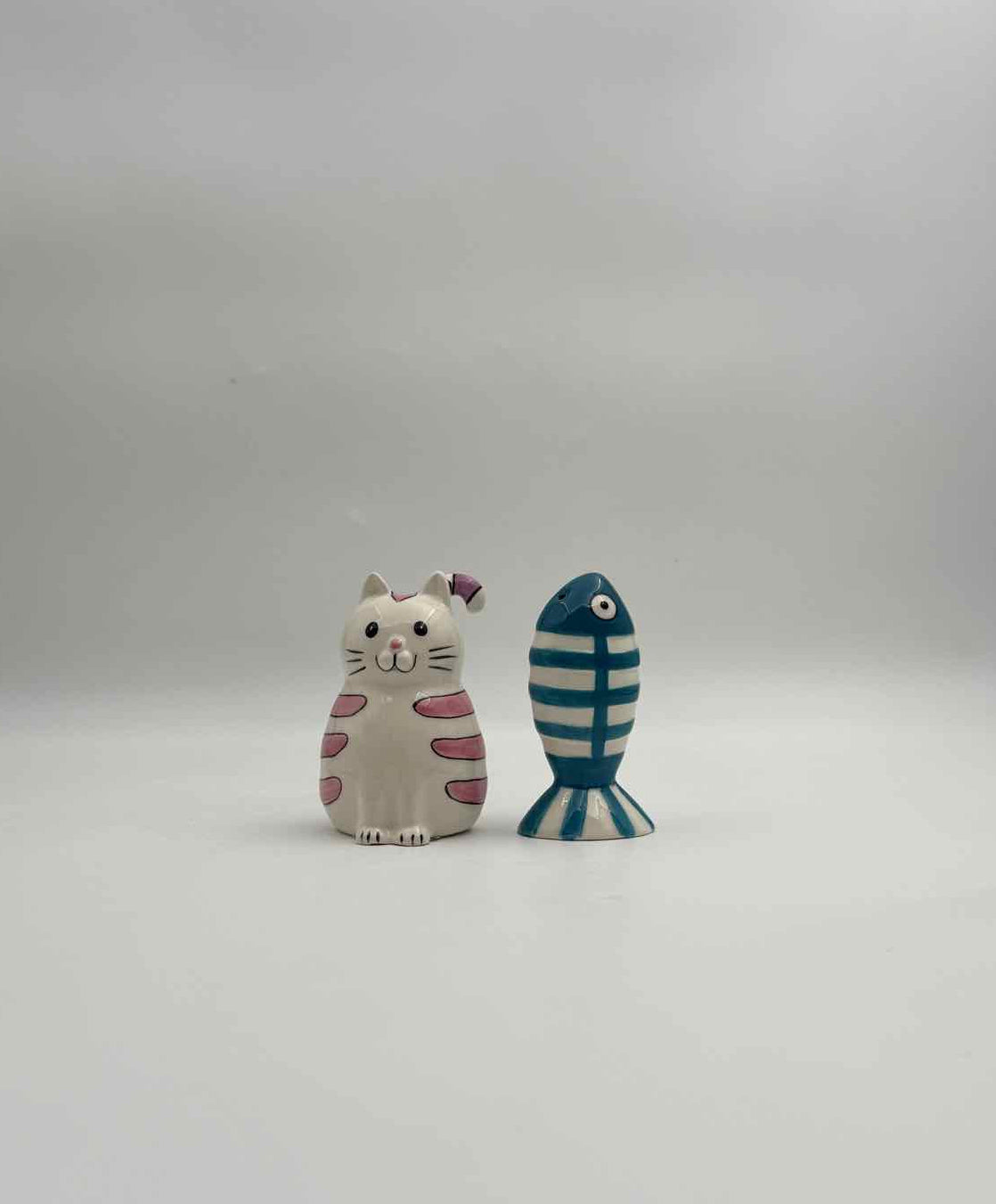 Pink Cat Blue Fish Salt Pepper Shakers Set Ceramic Animal Kitchen Decor
