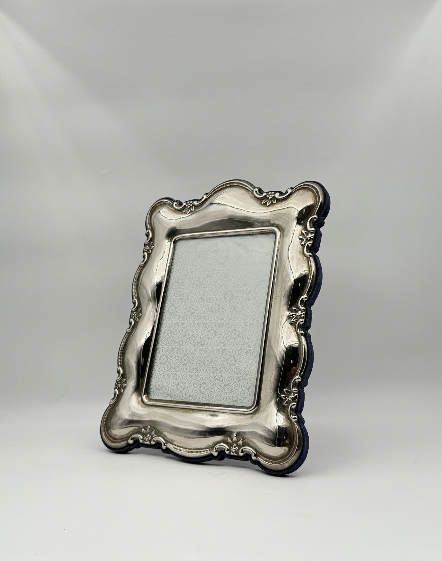 Silverplate Baroque Picture Frame – 5" x 7", Velvet Back