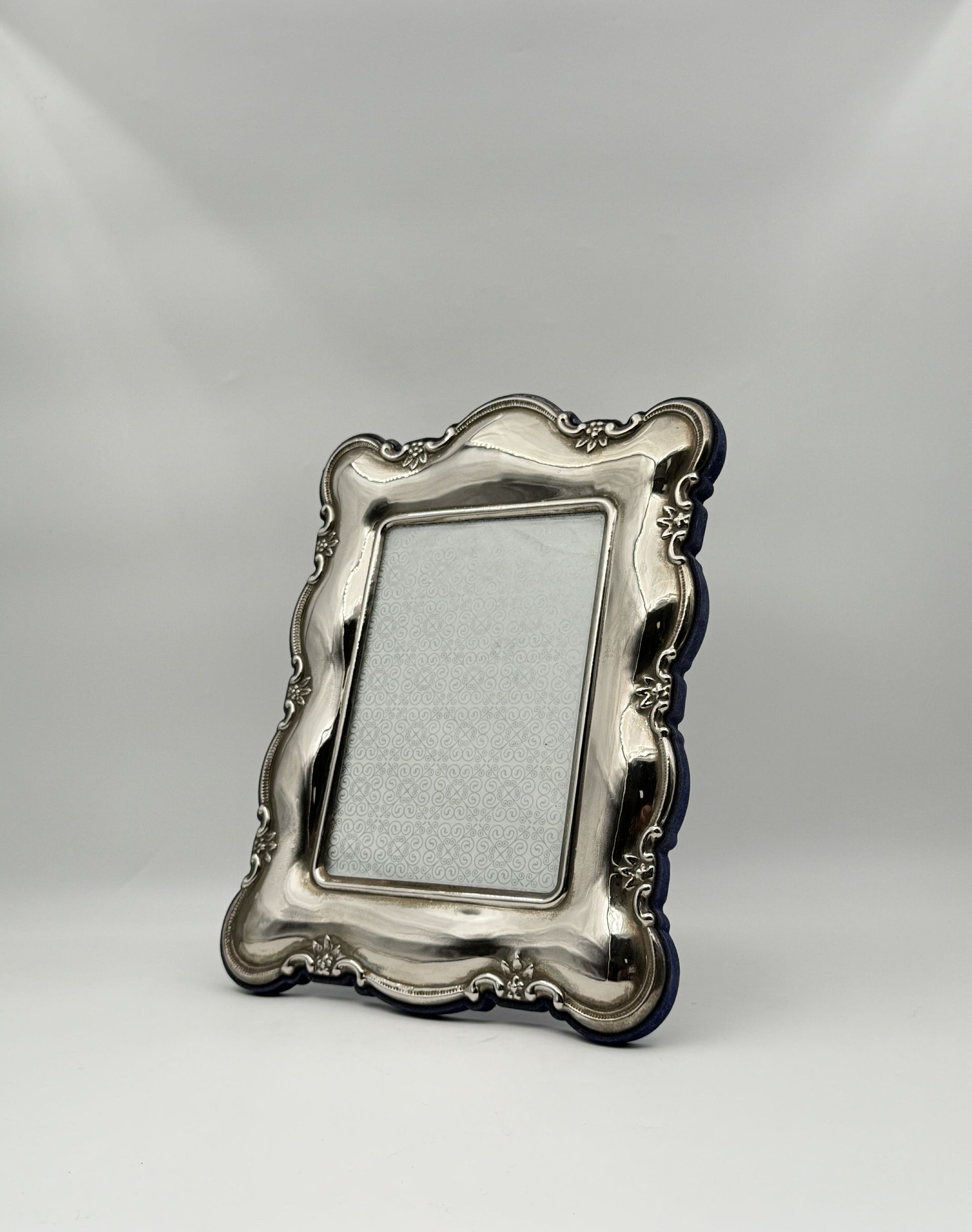 Silverplate Baroque Picture Frame – 5" x 7", Velvet Back
