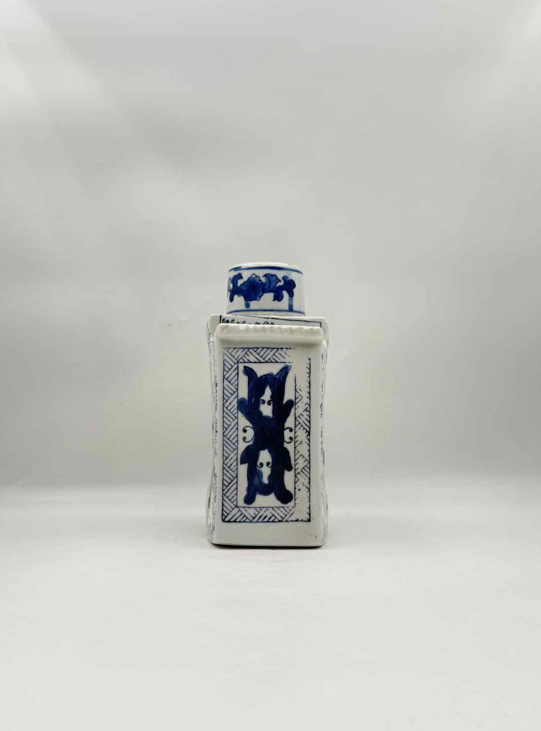 Vintage Chinese Blue Porcelain Panda Bamboo Tea Caddy Lid Storage Jar