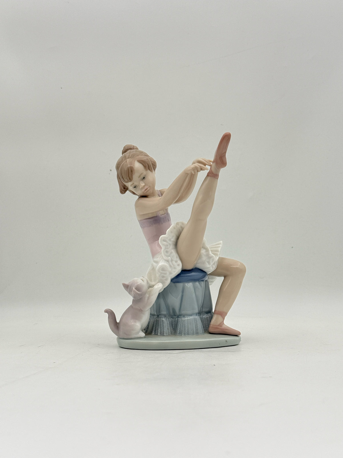 Lladro Figurine "Tuesday's Child" Figurine