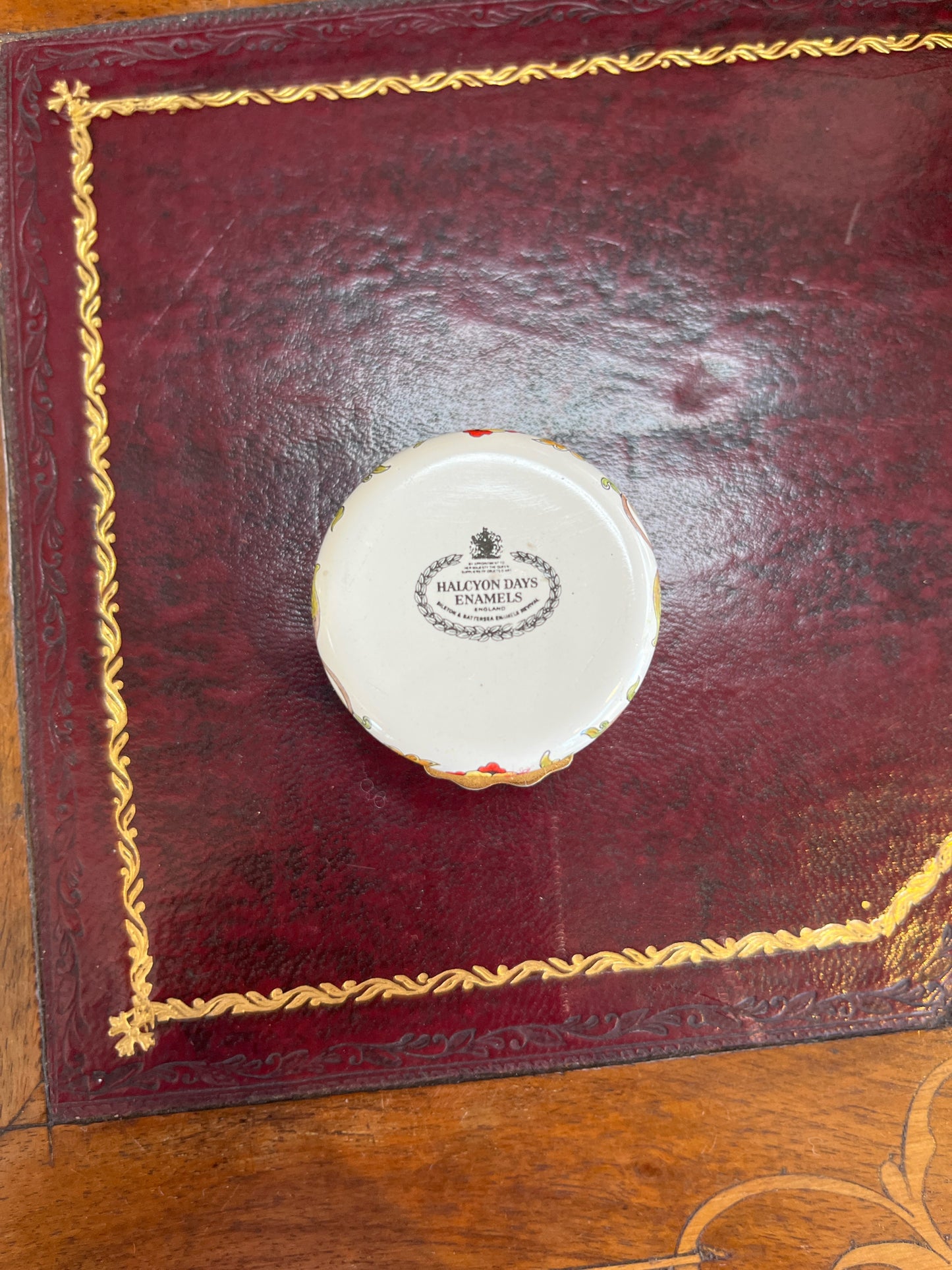 Boxed Hacyon Days Enamel Box