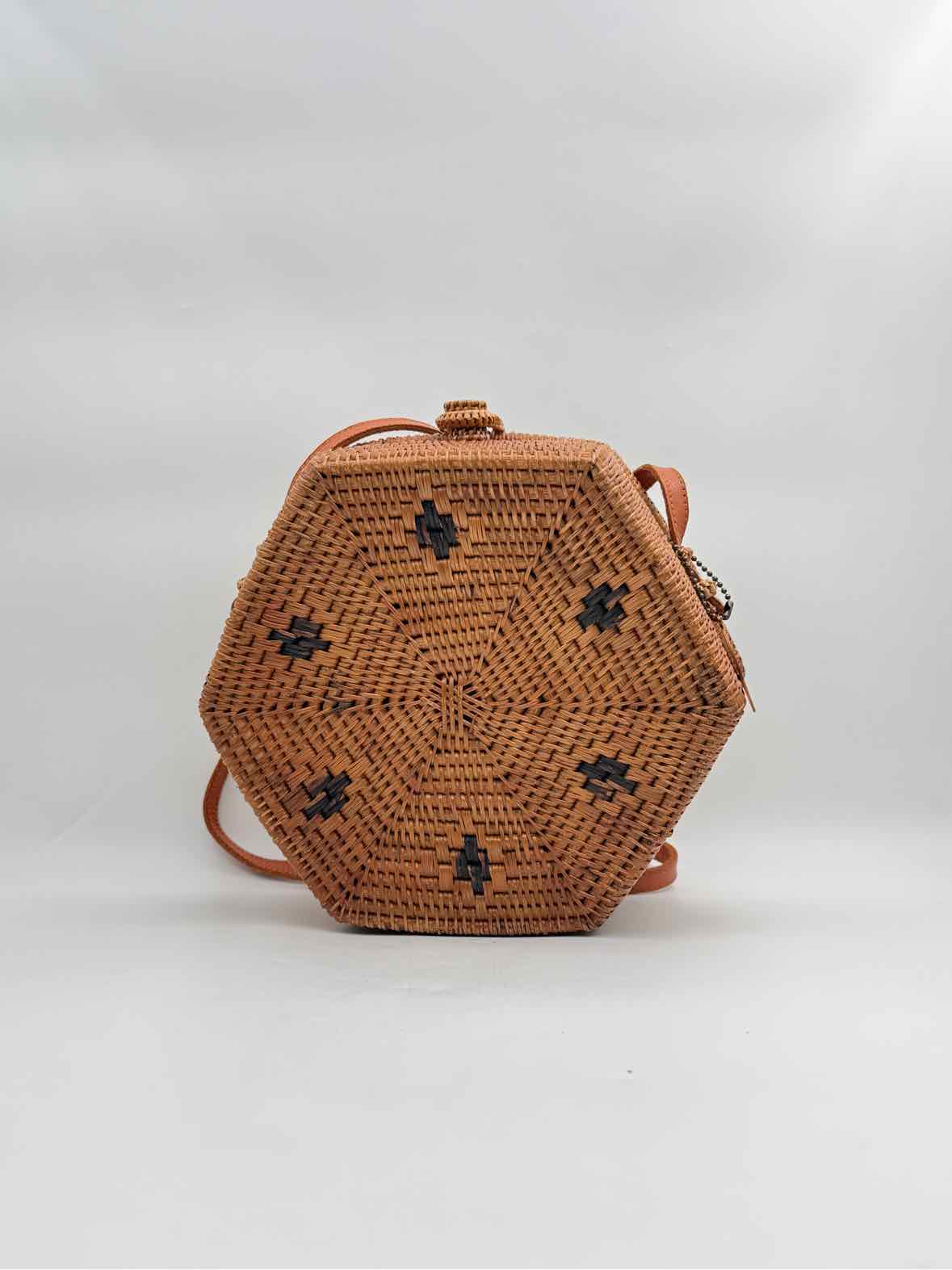 Ata Vine Diamond Crossbody Bag – Handwoven Rattan Purse with Batik Lining