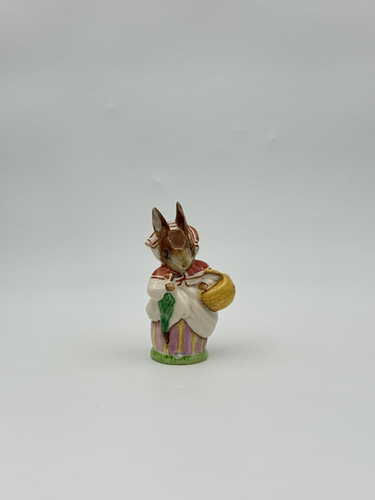 Beatrix Potter Beswick Figurine – Mrs. Rabbit with Basket, England