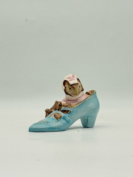 Royal Albert Beatrix Potter Figurine- The Old Woman Who Lived In A Shoe