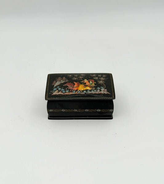 Russian Lacquer Box – Horse-Drawn Carriage Scene – Hand-Painted Art