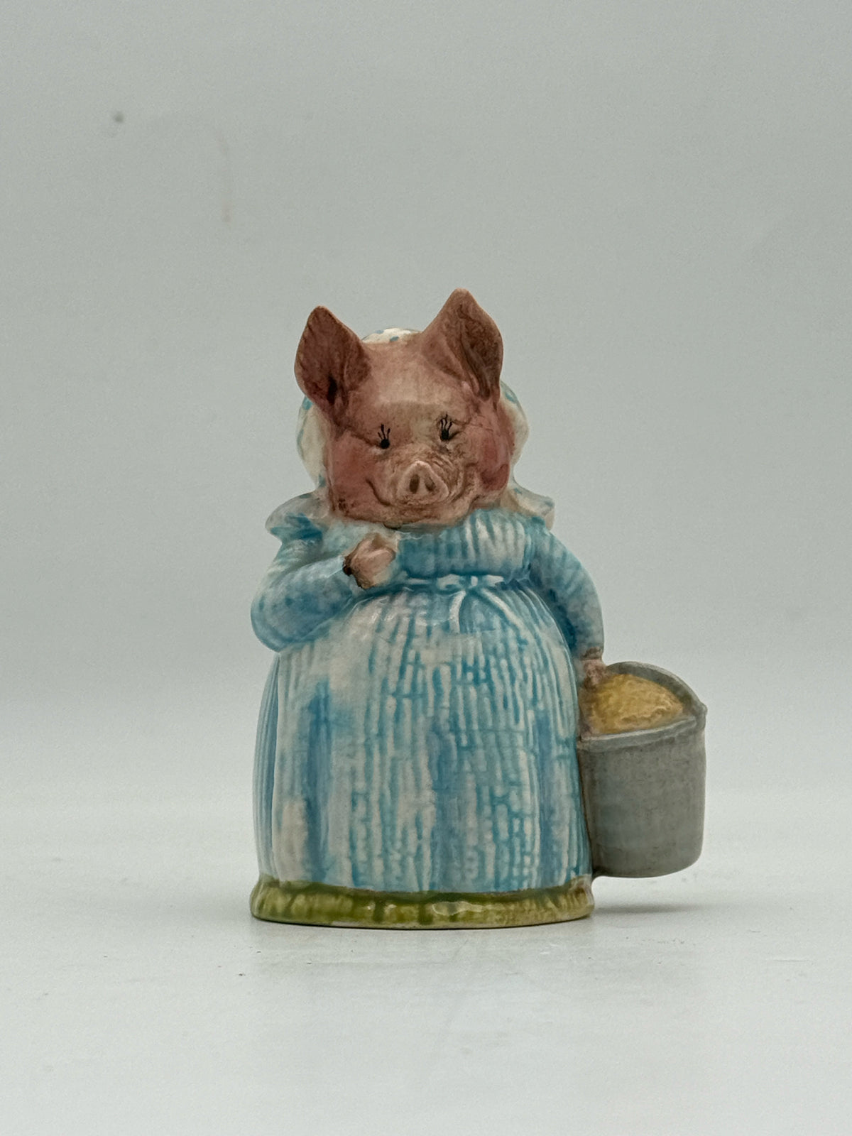 Beswick Beatrix Potter "Aunt Pettitoes" Figurine