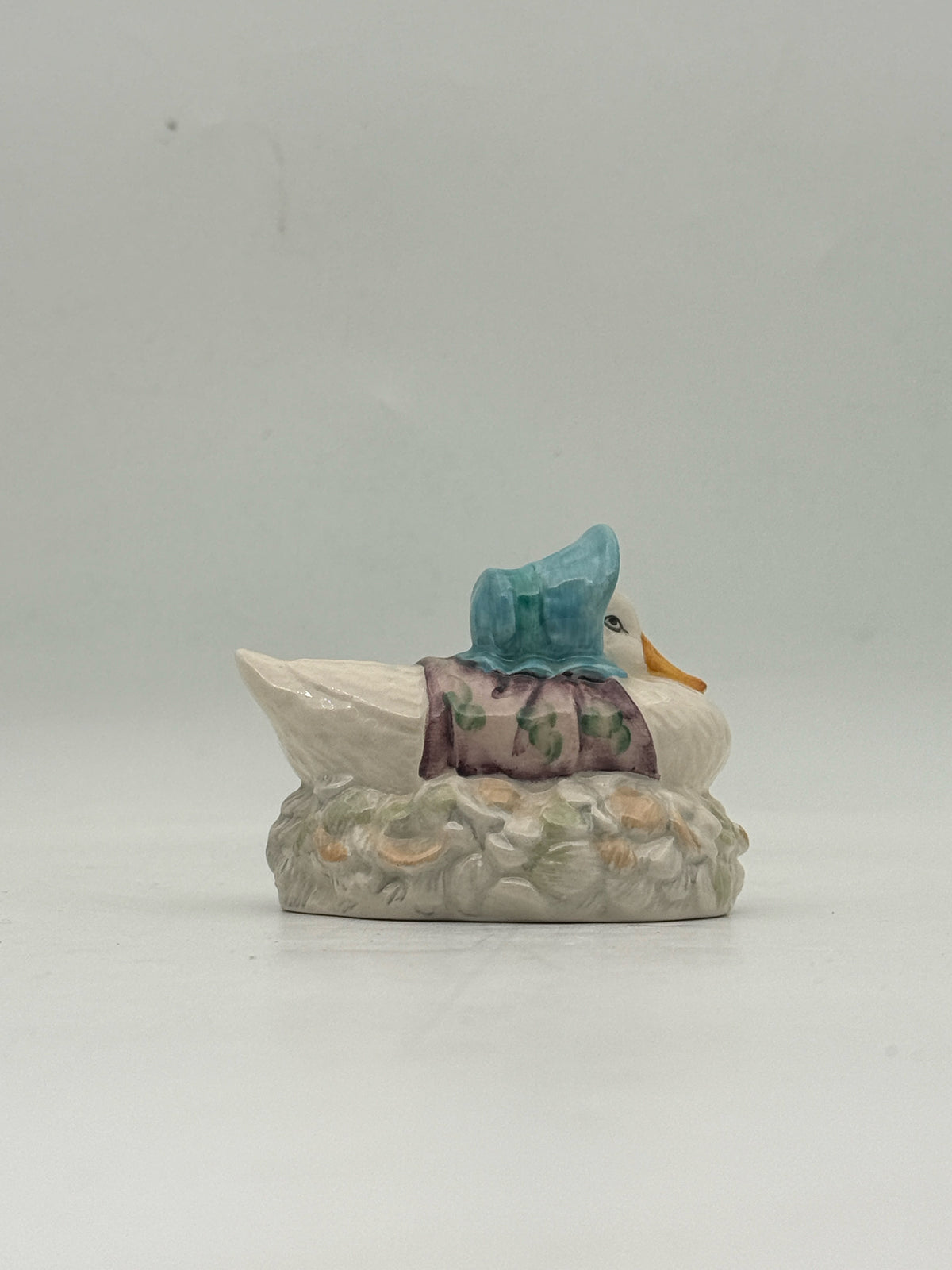Beswick Beatrix Potter "Jemima Puddleduck Made A Feather Nest" Figurine