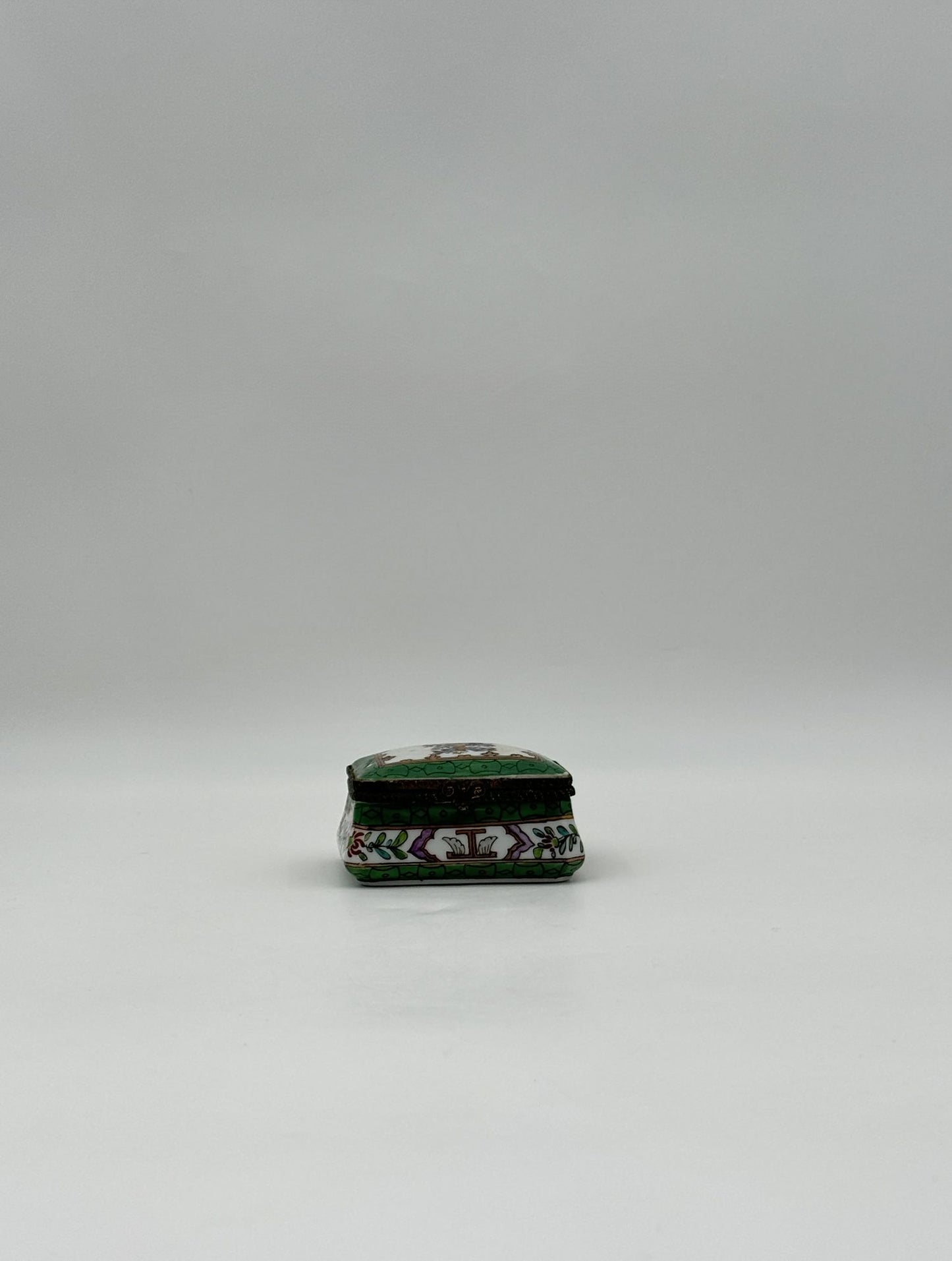 Samson Paris Hand-Painted Porcelain Trinket Box w Gilt Mounts, c. 1900