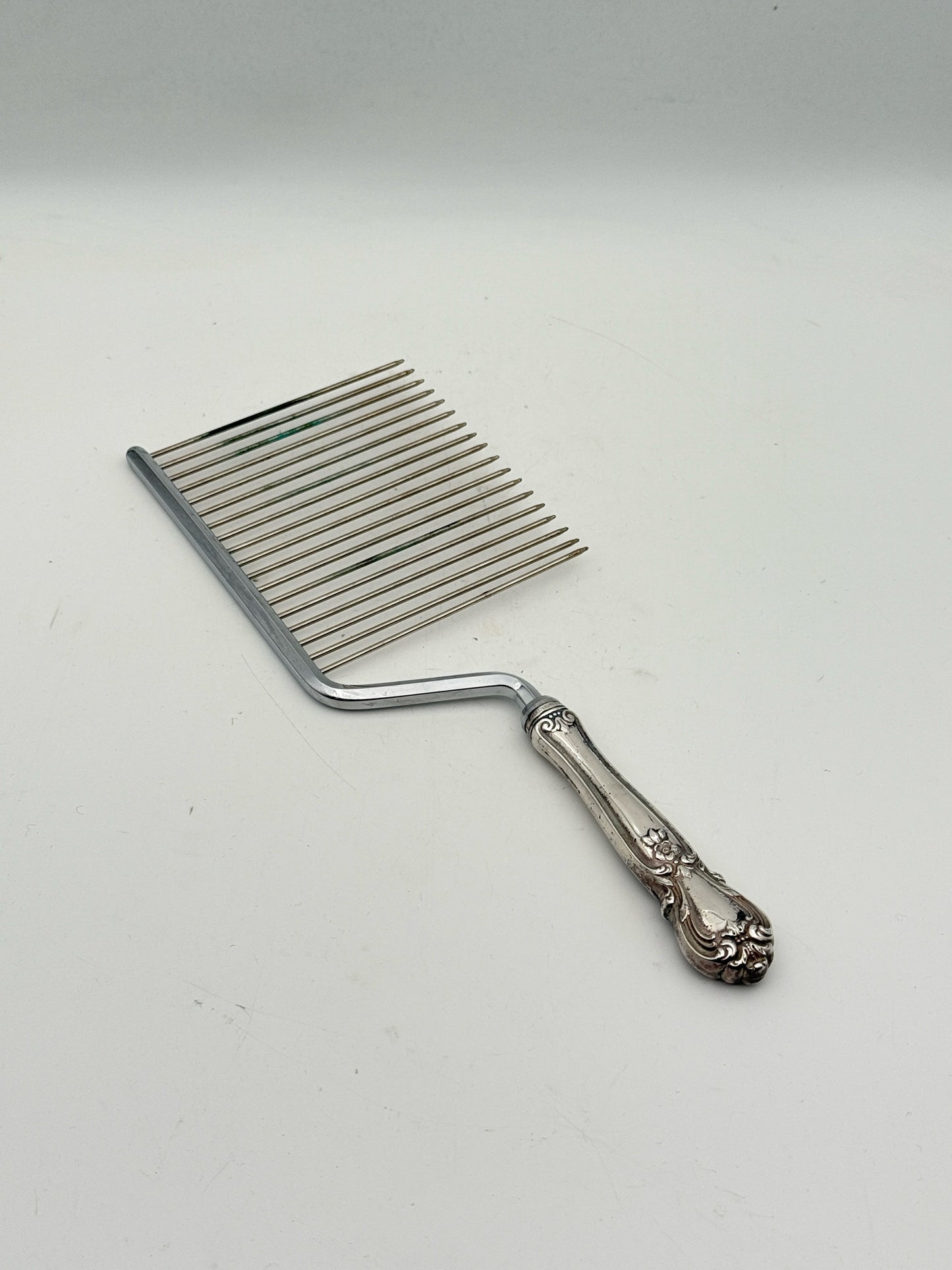 Vintage Sterling Silver Handled Cake Breaker