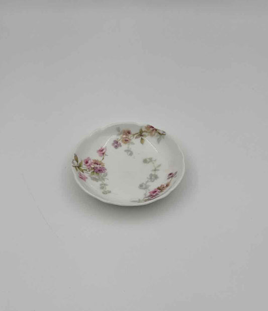 Theodore Haviland Limoges Floral Butter Pat – Scalloped Porcelain
