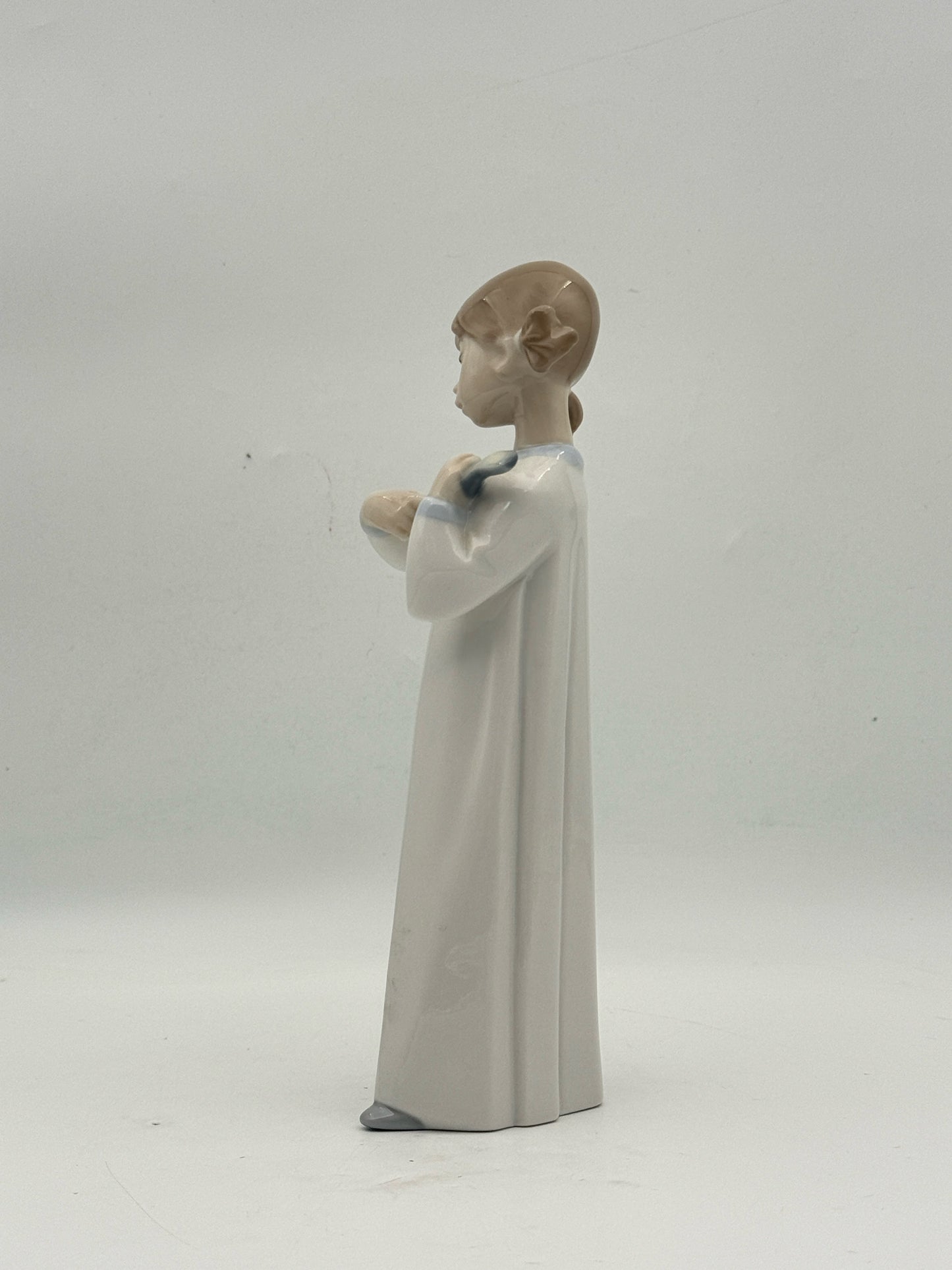 Lladro Girl With Guitar Figurine