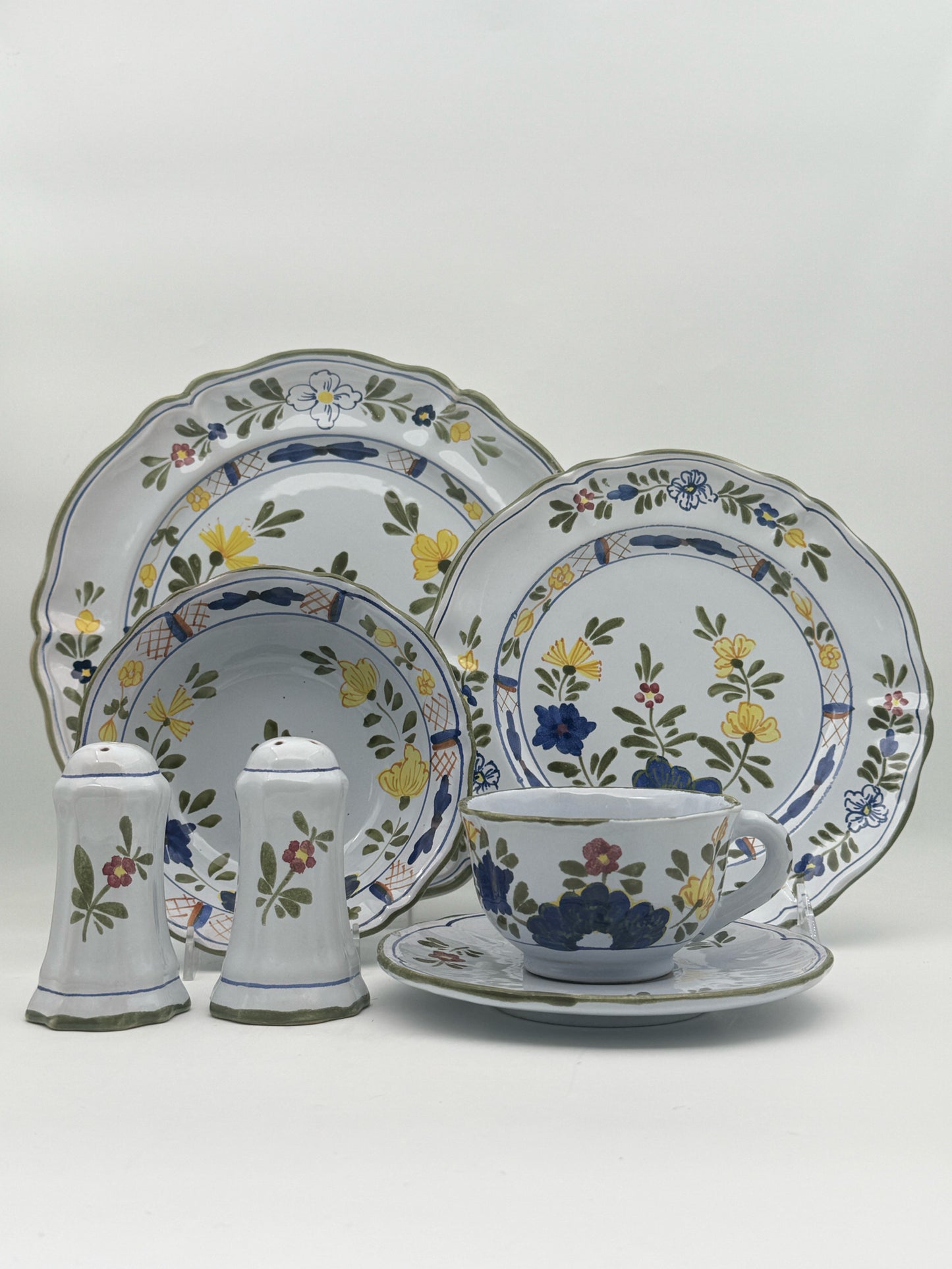 Cantagalli "Garafaro Carnation" 52 Piece Dinnerware Set