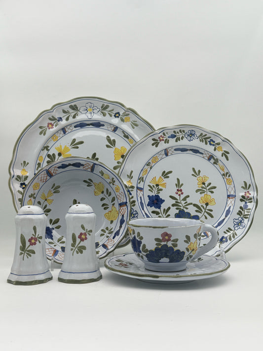 Cantagalli "Garafaro Carnation" 52 Piece Dinnerware Set