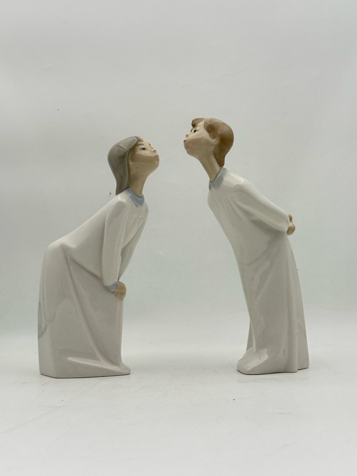 Lladro "Kissing Couple" Figurines