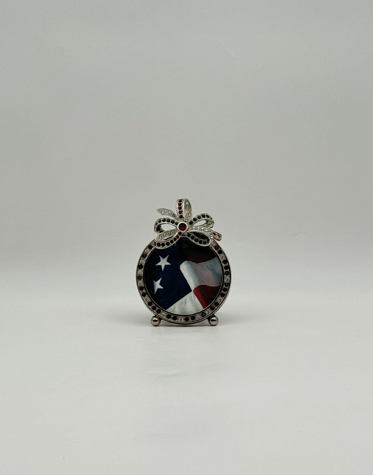 Jay Strongwater Patriotic Round Frame with Bow & Swarovski Crystals