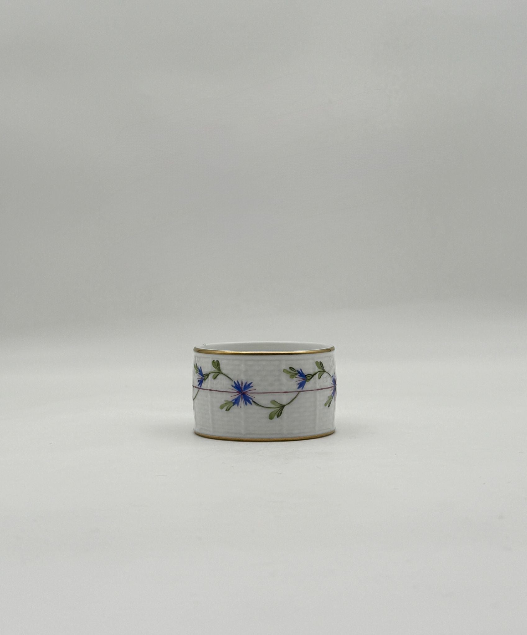 Herend Coneflower Napkin Ring – Hand-Painted Porcelain with Gold Trim